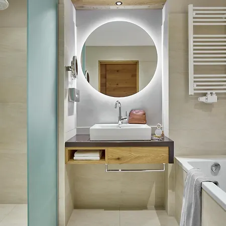 Hotel Falkensteiner Aktiv & Cristallo Superior 4*